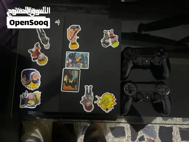 بلي 4 مع قرص رزدنت ايفل 7 مع 2 يدات وحده اصليه والثانيه تجاري