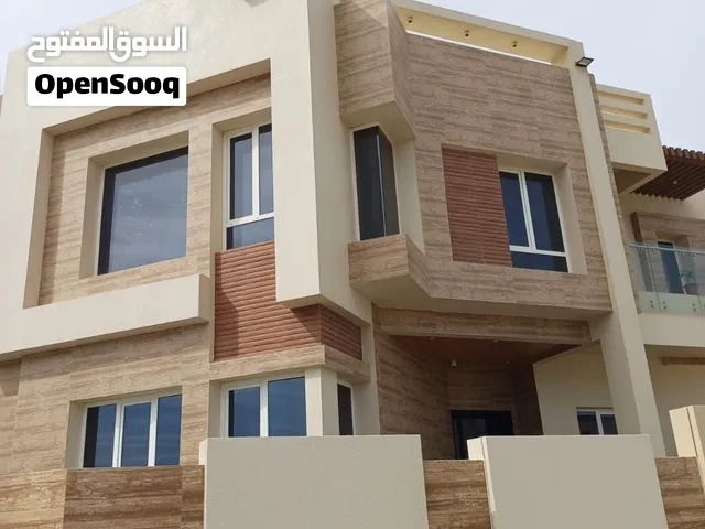 طلاء المنازل داخليًا وخارجيًا، مركب خارجي قيد الانتظار
