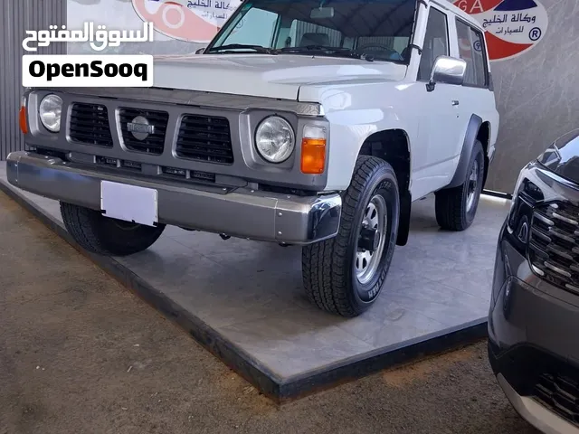 جيب نيسان باترول لون ابيض موديل 1991 للبيع