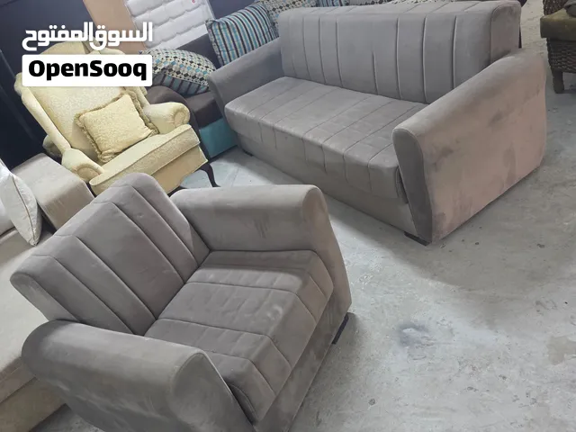 للبيع كراسي مع وجود مساحه تخزين ويتحول سرير