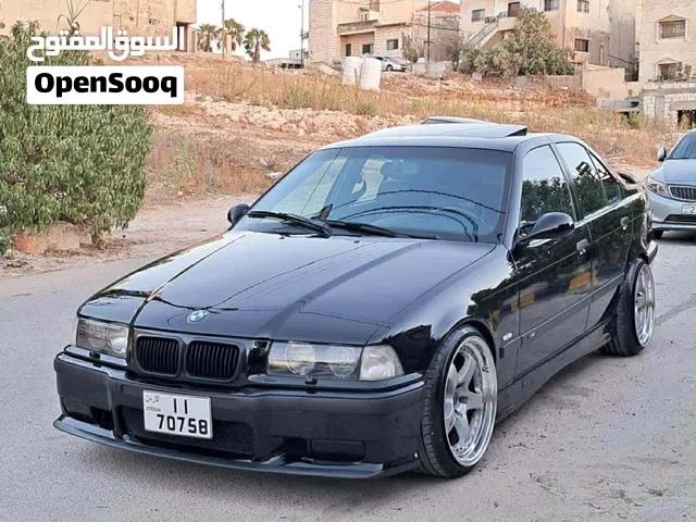 BMWe36 sedan