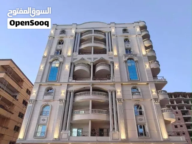 شقة فاخره للبيع في حي الشاطئ
