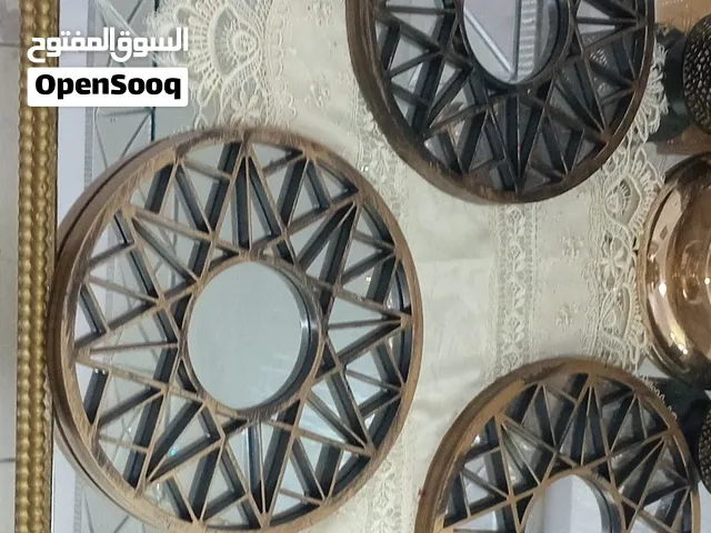ديكورات جميله للحائط بحاله ممتازة ستة قطع ب6 دنانير