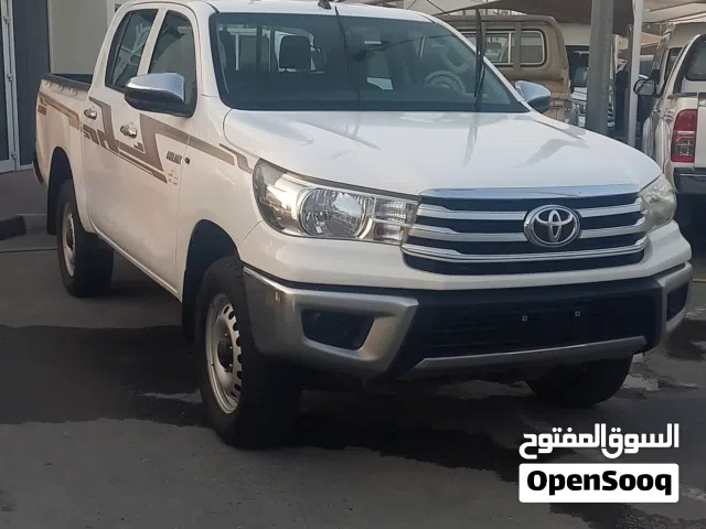 تويوتا هايلوكس بترول جير اتوماتيك بحالة ممتازة موديل 2020 فورويل