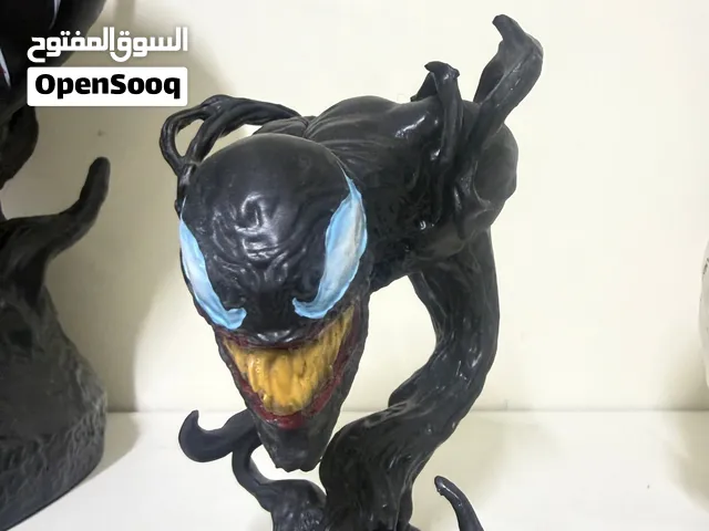 تمثال فينم ينحط داخل البيسي