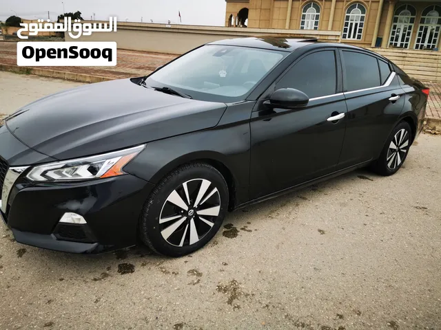 Used Nissan Altima in Dhofar