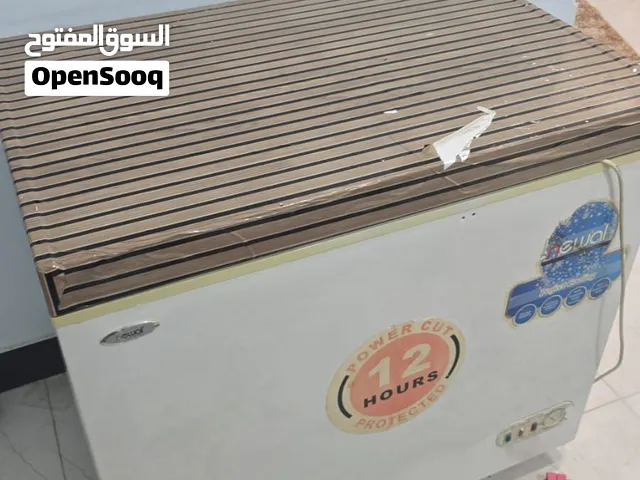 مجمده عطلانة صغيرة الحجم