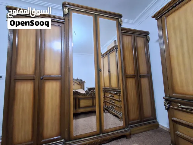 غرفة نوم امريكية فاخرة 7 قطع خشب صولد ماركة Bassett.