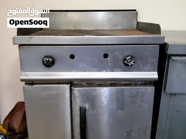 جرل مطعم حجم كبير وطاولة ستينلس للبيع