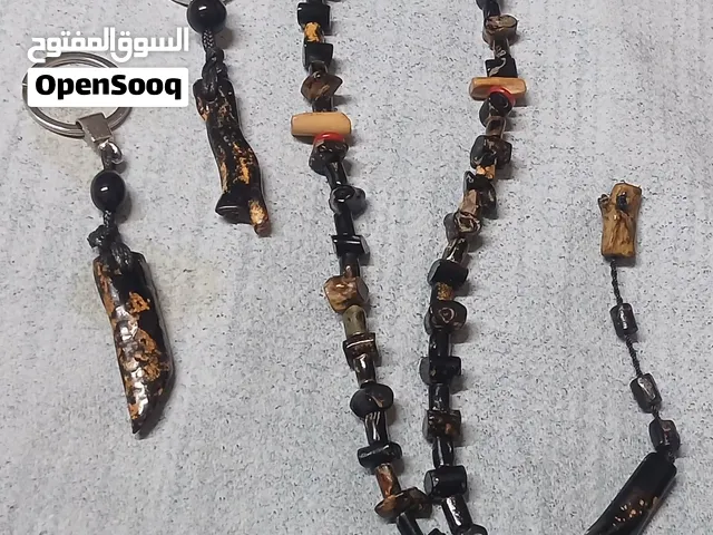 طقم مقتنيات يسر طبيعي غشيم مكحل (مسباح 66 حبة + ميداليتين) من نفس الخام والنوع