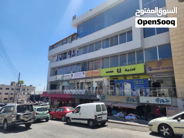 محل بموقع مميز ملاصق لأمنية وشركة الكهرباء الاردنية والريحان