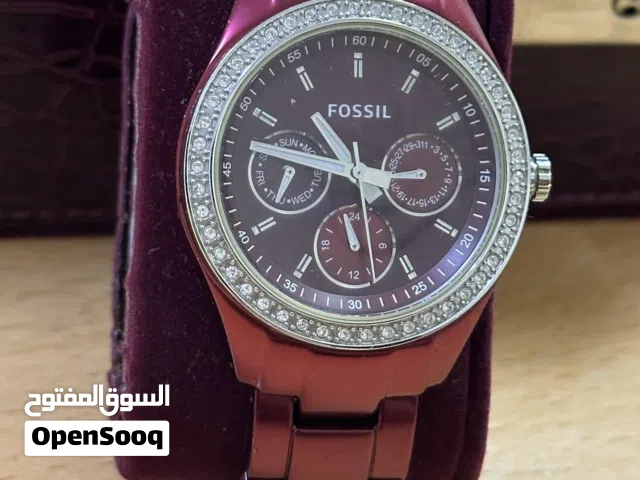 ساعات شبه جديدة