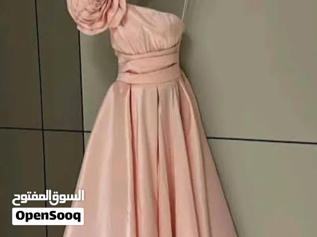 فساتين متنوعة