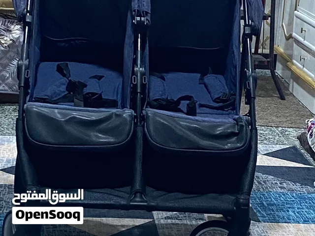عربة اطفال للبيع اصليه المكان نظران