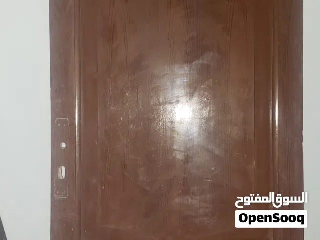 اثنين ابواب مع العقود  خشب سويدي درجه اولى نظيف جدا شبه جديد