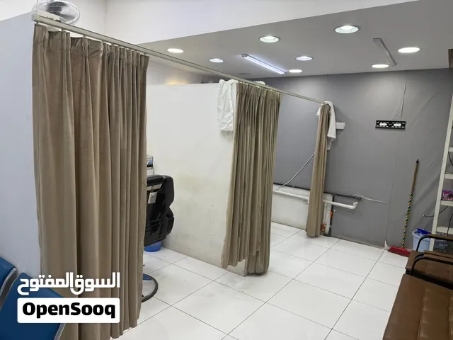 صالون حلاقة للبيع في الخوض السابعة ،  Barbershop for Sale – Al Khoudh 7