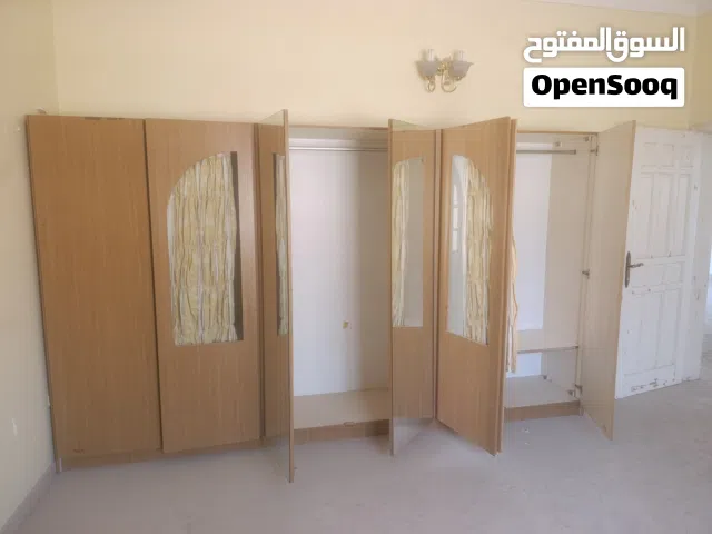 للبيع خزانة ملابس 6 أبواب شبه جديد في حالة ممتازة