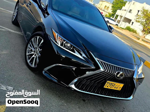 لكزس ES350 وارد امريكي موديل 2019 حادث بسيط بنفر وتشليع