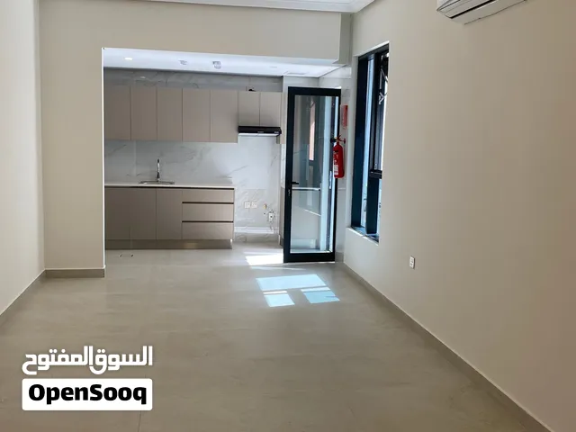 شقة راقيه جديده للإيجار في بوشر
