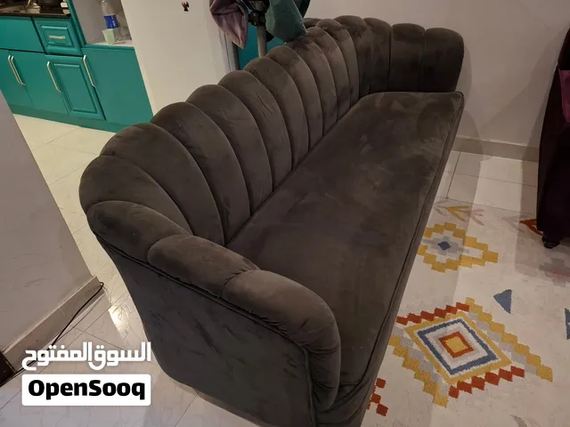 للبيع كراسي نضيفين سبب البيع اكبار على الصاله