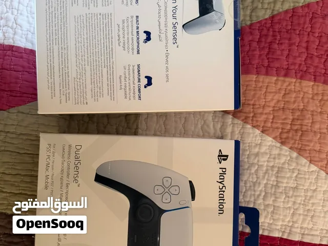 للبيع يدين سوني بلايستيشن 5 PS5 أصلية جديدة بكرتونها – 550