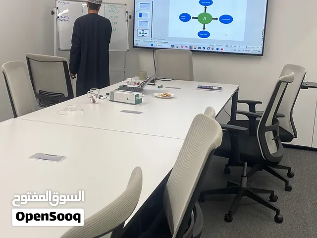 مدرب لغة إنجليزية بخبرة... يسهّل عليك الفهم ويطوّر مستواك بسرعه خطوه بخطوه