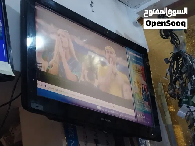 شاشة 32 بوصة فيها عيب الشاشة بيضا متل مو واضح بصورة السعر : 250 المكان الفرناج
