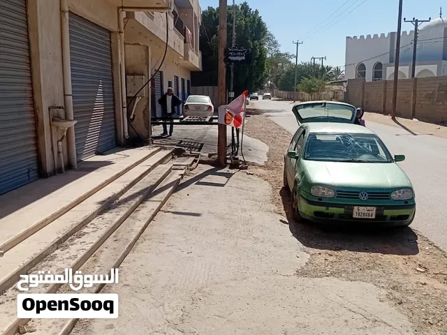 محلات للإيجار في عين زارة