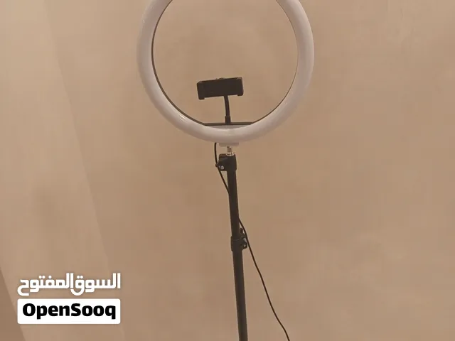 استاند تصوير للهاتف ممتاز شبه جديد استداكه قليل جدا شبه غير مستخدم