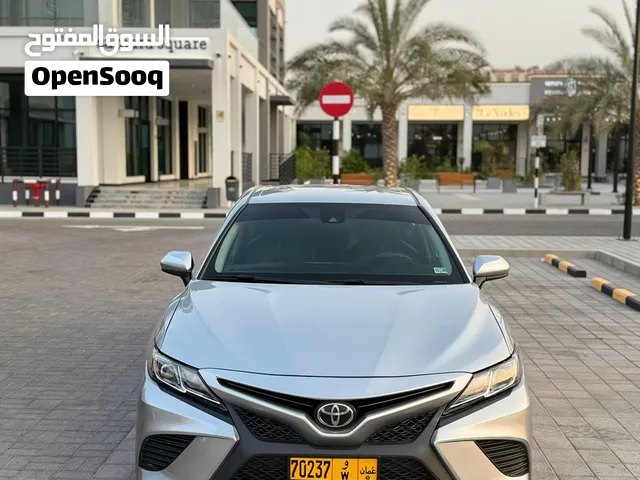 كامري se موديل 2019 تشغيل مفتاح السيارة جديدة حادثها خلف ليت خلفي جهت اليمين والبنفر فقط ..