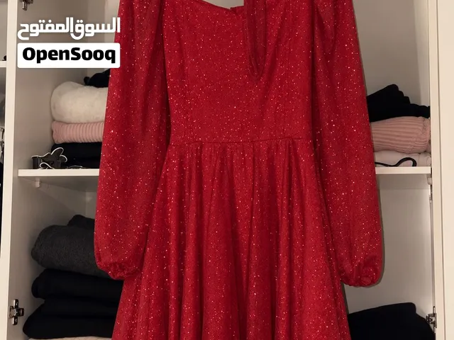 فستان احمر ناعم نمرة xl بطول 1.30 ناعم ومريح وذو جودة عاليه  بالمناسبه هذا الفستان خياطة  واريد بيعه