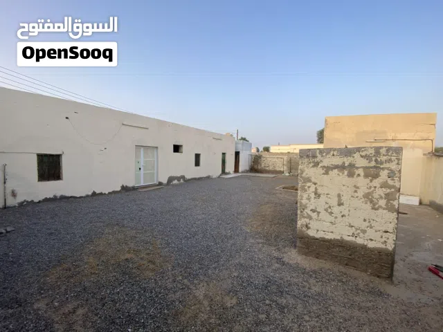 للبيع بيت موقع ممتاز مساحه الارض 605