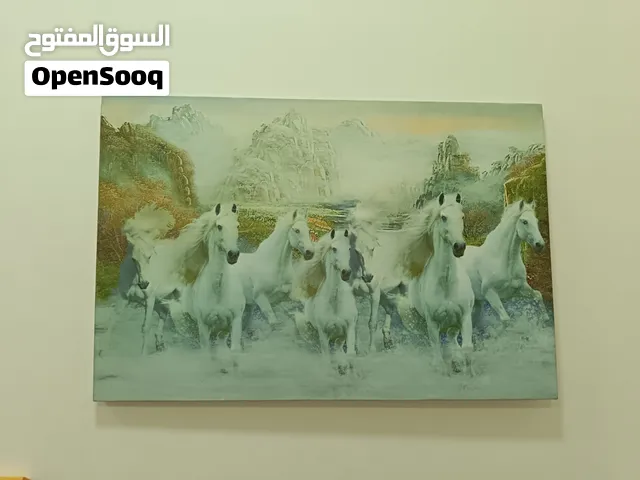 لوحات خيول ولوحه ديكور يدوي جديد استعمال شهرين نظيف حجم متر للوحة الخيول و 20cm في 16cmللديكور