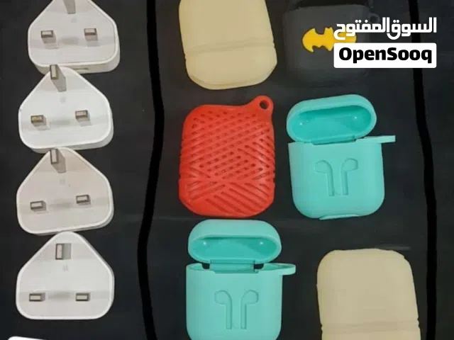 روس شاحن USB ايفون اصلي العدد8 البيع عليهم مجموعه حافضات اربود بود العدد6