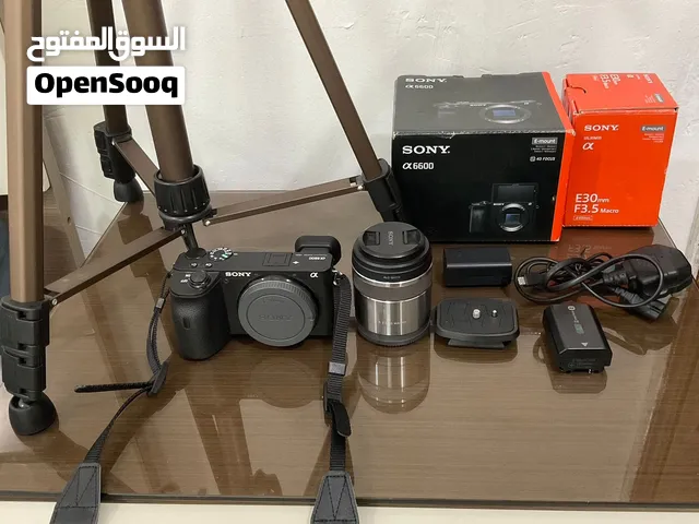 كاميرا Sony a6600 + عدسة ماكرو 30mm + ترايبود Hama للبيع