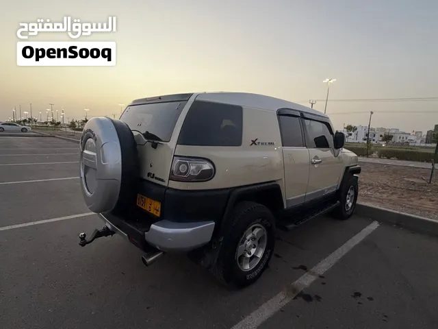 تويوتا FJ موديل 2010 بيج بنزين معفاة خليجياً سيارة دفع رباعي مستعملة بحالة ممتازة ممشى 500 الف