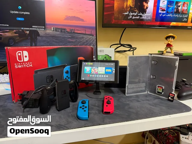 للبيع ننتندو سويتج نظيفة جداً معه كلشي اصلي  وياها عشر اللعب