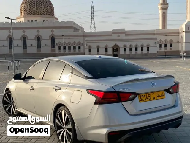 Used Nissan Altima in Al Batinah