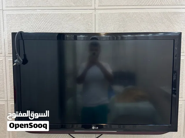 شاشة ال جي بحاله الوكاله صوت واضح ألوان عاليه الدقه