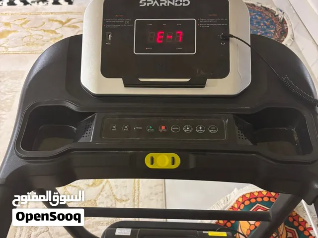 It is a treadmill in like-new condition, clean, with a speed of 120.