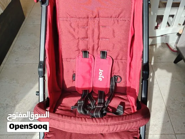 عربايه أطفال ماركه joli نظيفه شبه جديد