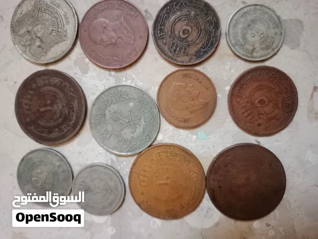 طوابع منتنوعة وعملة نادرة تعود لأكثر من سبعين سنة