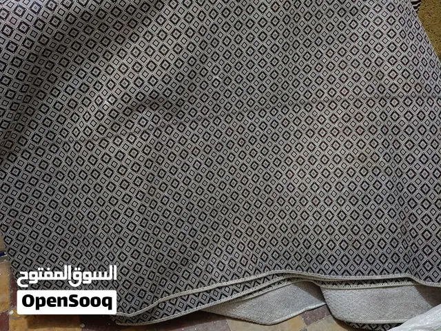 كاربت مستعمل العرض 4 متر والطول 7 متر