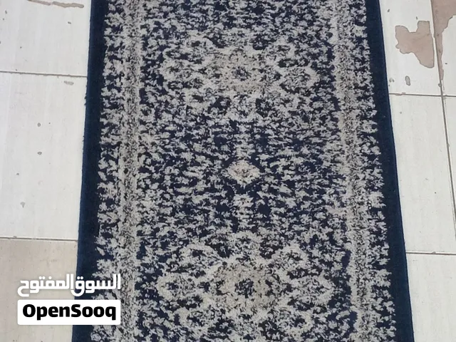سجادة ممر بحاله ممتازة استعمال قليل جدا