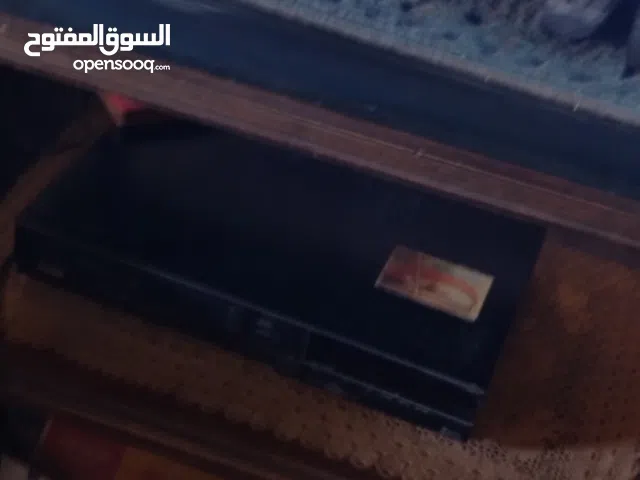 وحده تليفزيون عباره عن 3ادوار من الخشب إلزان ولها عجل متحركه وثابتهلسهوله الحركه