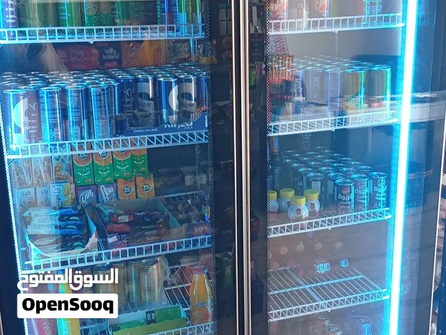 ثلاجات للبيع استخدام بسيط جدا لايزيد عن ثلاثة أشهر بيع مفرد اوجمله
