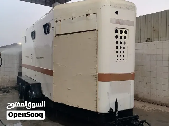 ، ، للبيع عربة نقل الخيول فاخر للعلم العربة فيبر تشل 4 راس للتواصل والاستفسار وتساب
