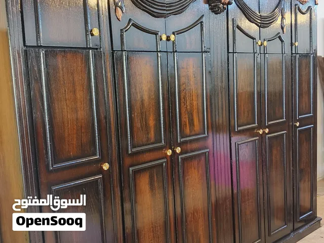 خزانه طابقين ست ضرفات خمس قواطع خشب لاتيه وزان تب نضافه بسعر حرق