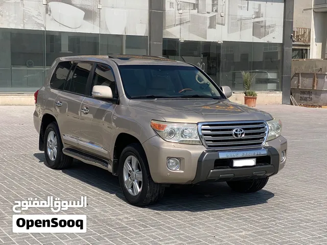 Toyota Land Cruiser VX-R 2014 (Beige)