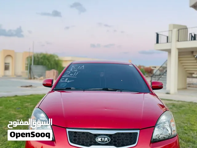 كيا ريو موديل 2011 السيارة بطنها صفاارر